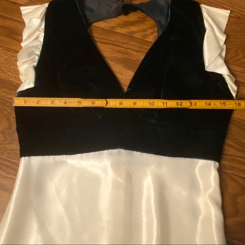 1950’s Vintage Elegant Green Velvet & Satin Formal Gown With Cutout Back, Medium - Picture 10 of 15